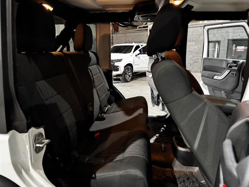 Jeep Wrangler Unlimited Rubicon 4WD 2012