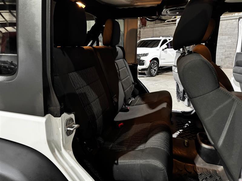 Jeep Wrangler Unlimited Rubicon 4WD 2012