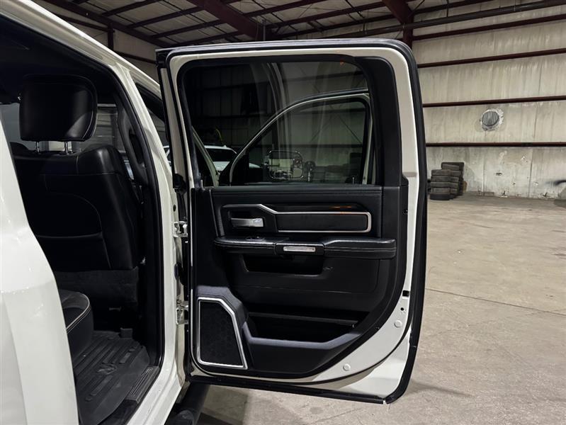 RAM 3500 Laramie Crew Cab LWB 2WD DRW 2019