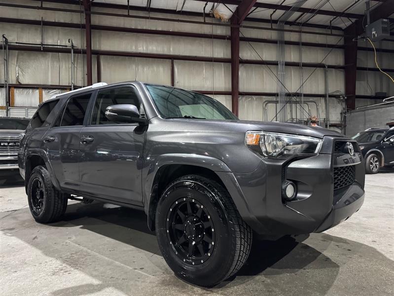 Toyota 4Runner SR5 2WD 2015