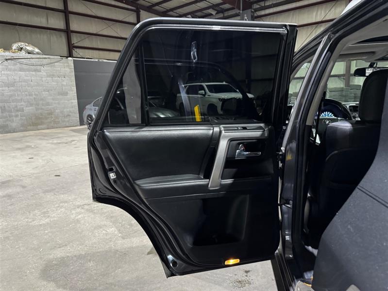 Toyota 4Runner SR5 2WD 2015