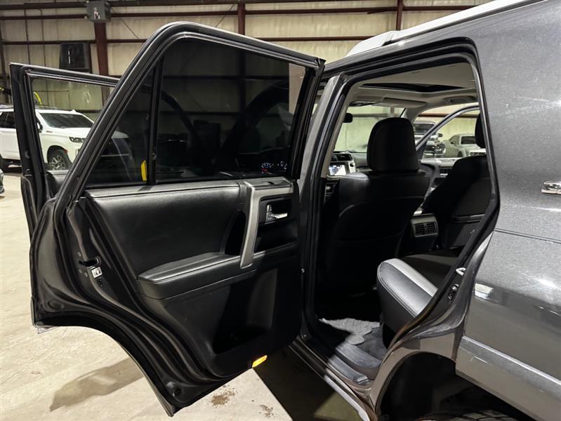 Toyota 4Runner SR5 2WD 2015