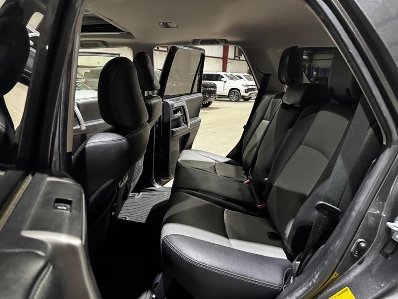 Toyota 4Runner SR5 2WD 2015