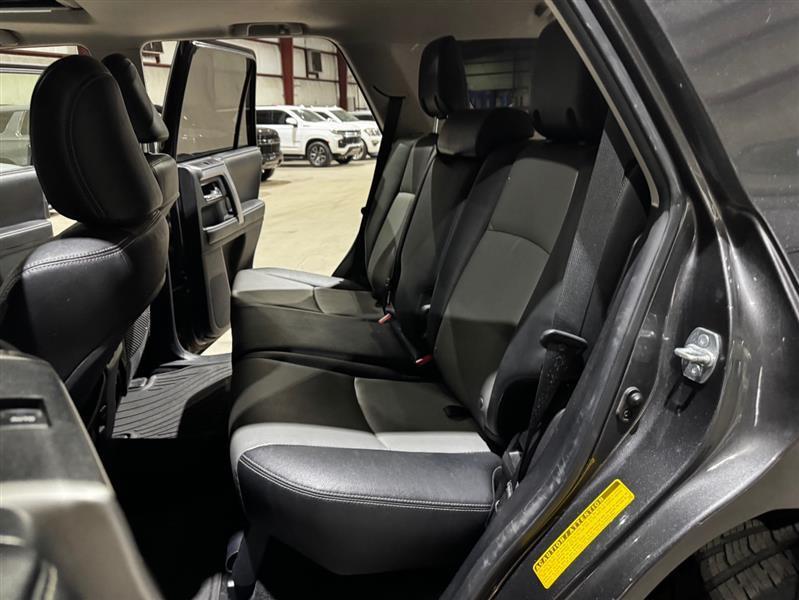 Toyota 4Runner SR5 2WD 2015