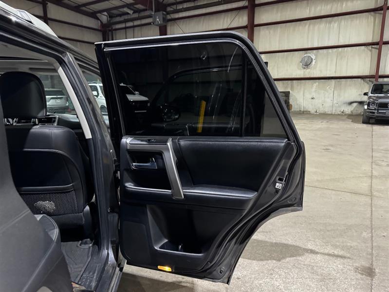 Toyota 4Runner SR5 2WD 2015