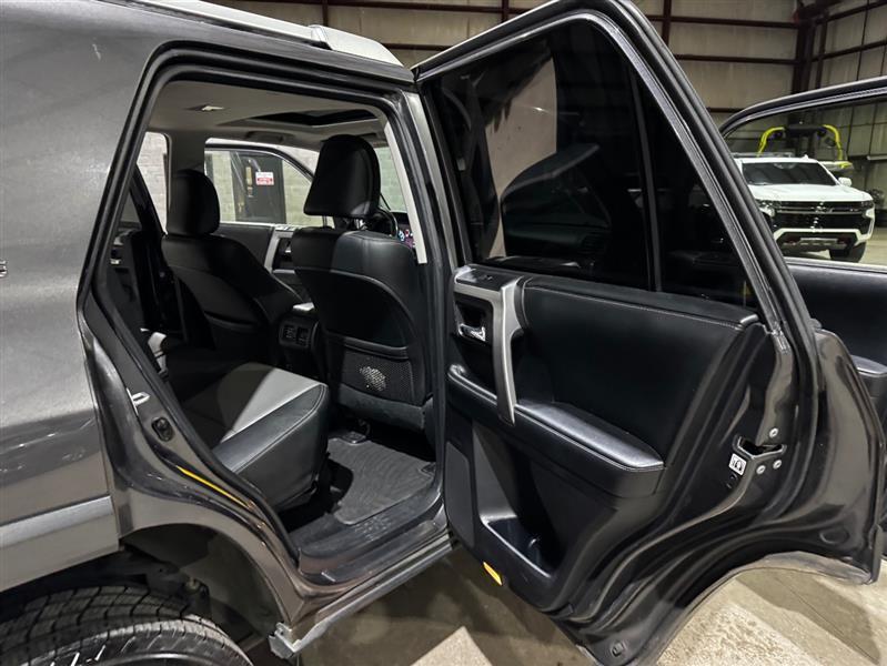 Toyota 4Runner SR5 2WD 2015