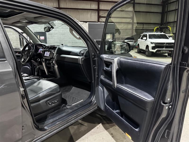 Toyota 4Runner SR5 2WD 2015