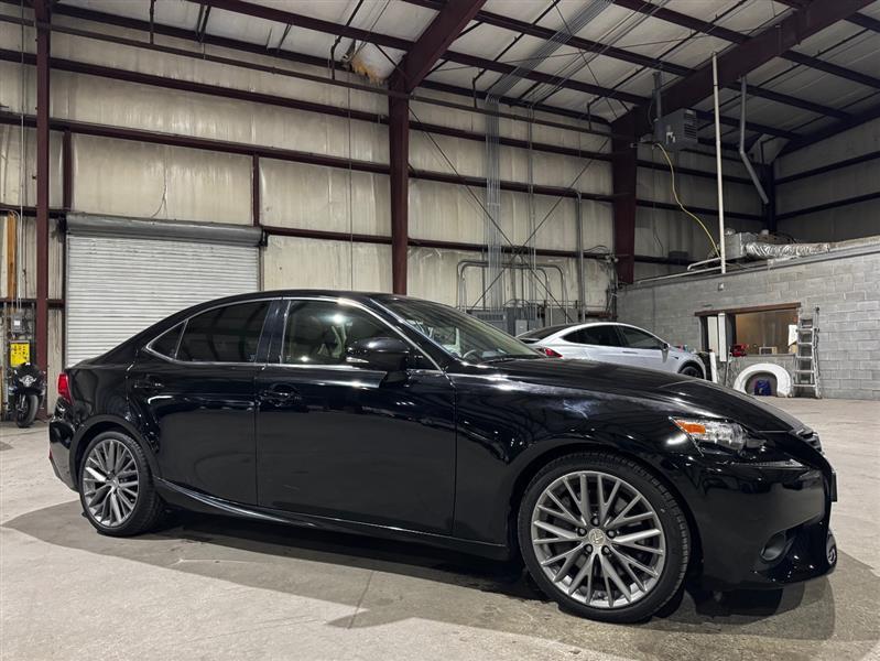 Lexus IS 200t 2016