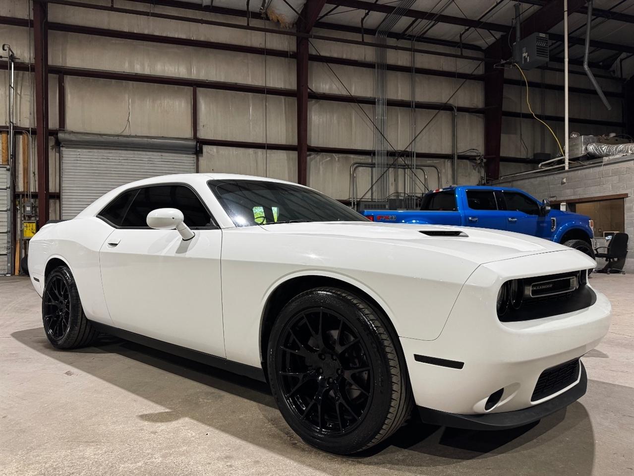 2019 Dodge Challenger SXT RWD