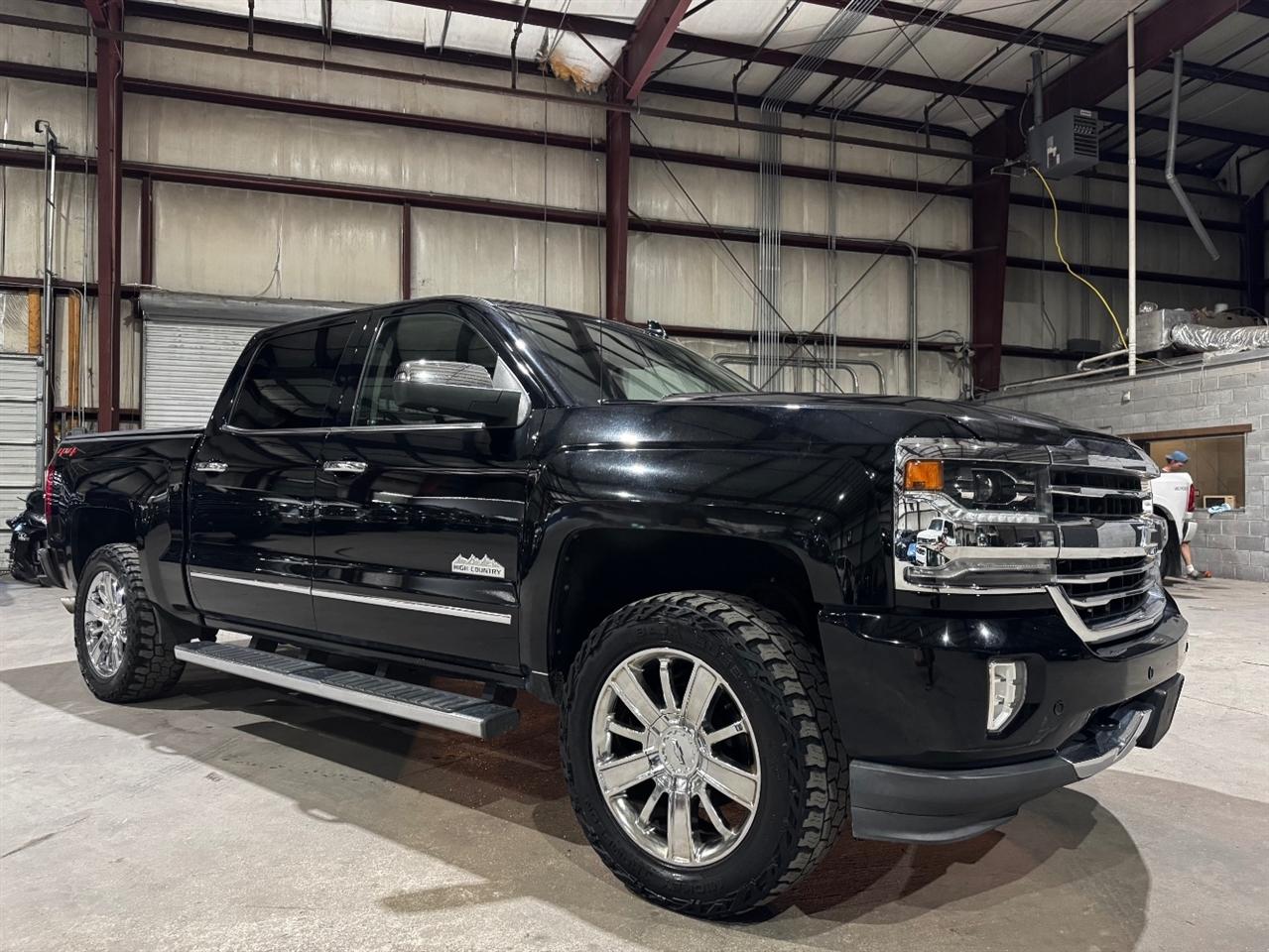 2018 Chevrolet Silverado 1500 4WD Crew Cab 143.5" High Country