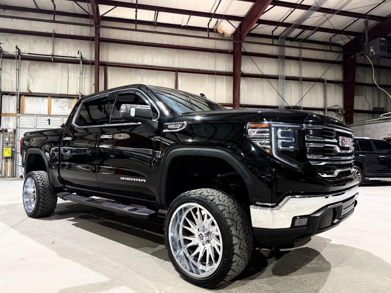 2022 GMC Sierra 1500 4WD Crew Cab 147" SLT