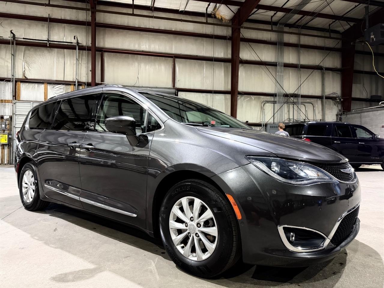 2018 Chrysler Pacifica Touring L Plus FWD