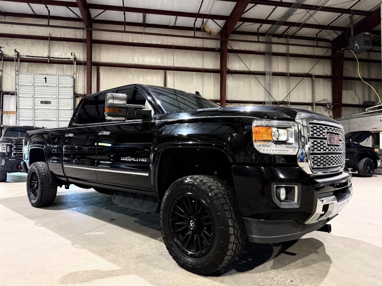 2018 GMC Sierra 2500HD 4WD Crew Cab 153.7" Denali