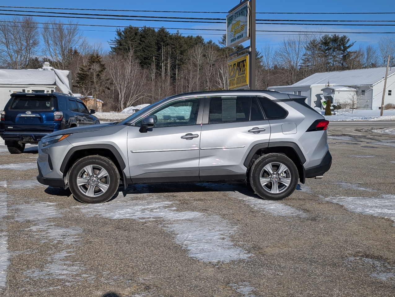 Toyota RAV4 XLE AWD (Natl) 2024