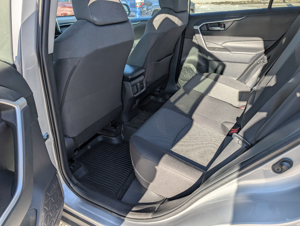 Toyota RAV4 XLE AWD (Natl) 2024