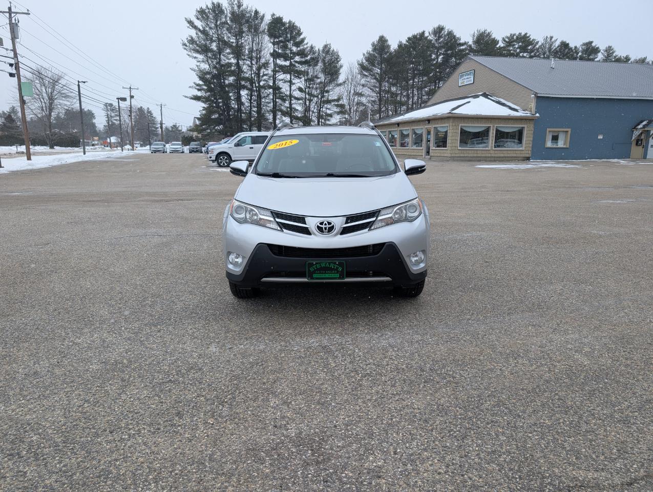 Toyota RAV4 AWD 4dr XLE (Natl) 2015