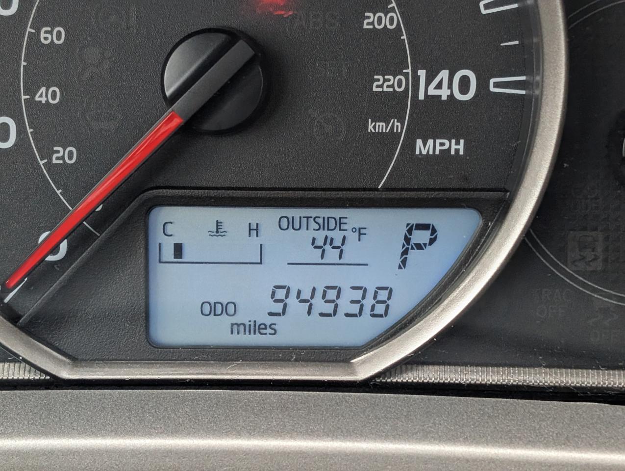 Toyota RAV4 AWD 4dr XLE (Natl) 2015