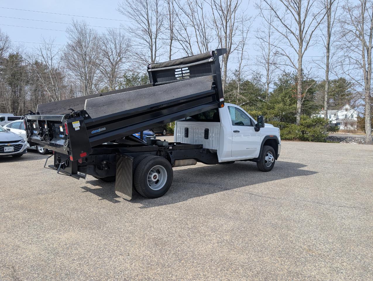 GMC Sierra 3500HD CC 4WD Reg Cab 171" WB, 84.5" CA Pro 2023