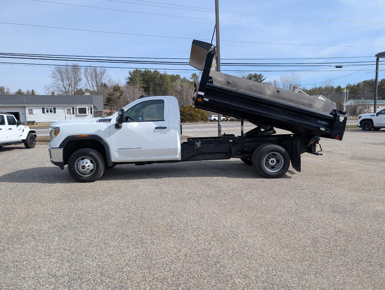 GMC Sierra 3500HD CC 4WD Reg Cab 171" WB, 84.5" CA Pro 2023