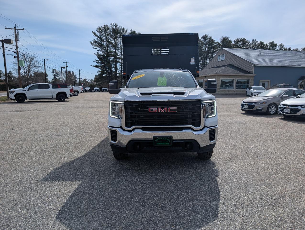 GMC Sierra 3500HD CC 4WD Reg Cab 171" WB, 84.5" CA Pro 2023