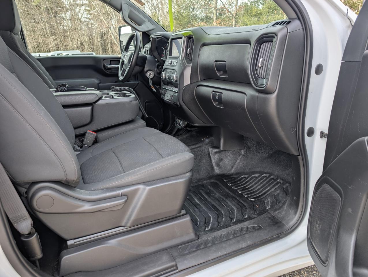 GMC Sierra 3500HD CC 4WD Reg Cab 171" WB, 84.5" CA Pro 2023