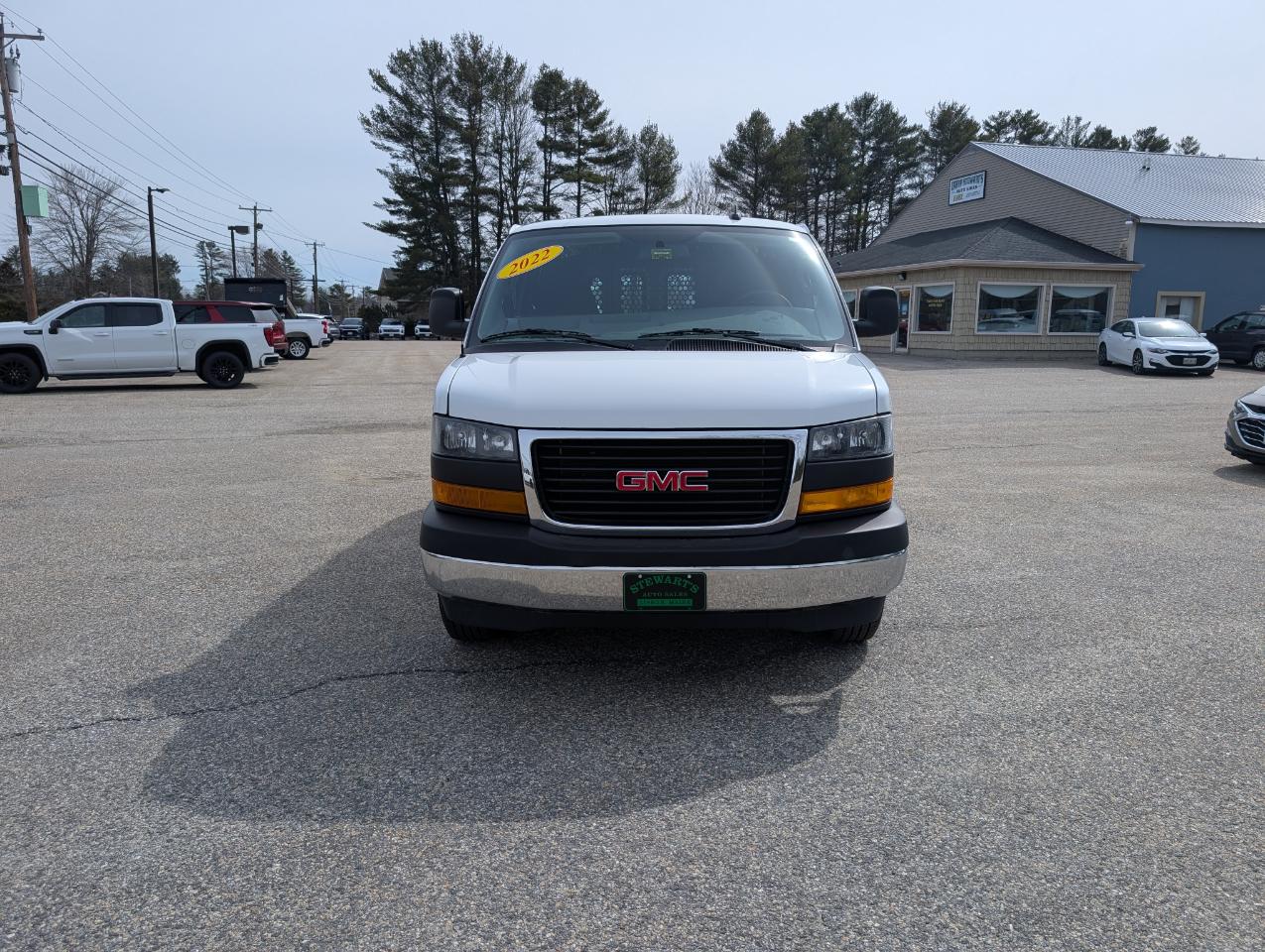 GMC Savana Cargo Van RWD 2500 135" 2022