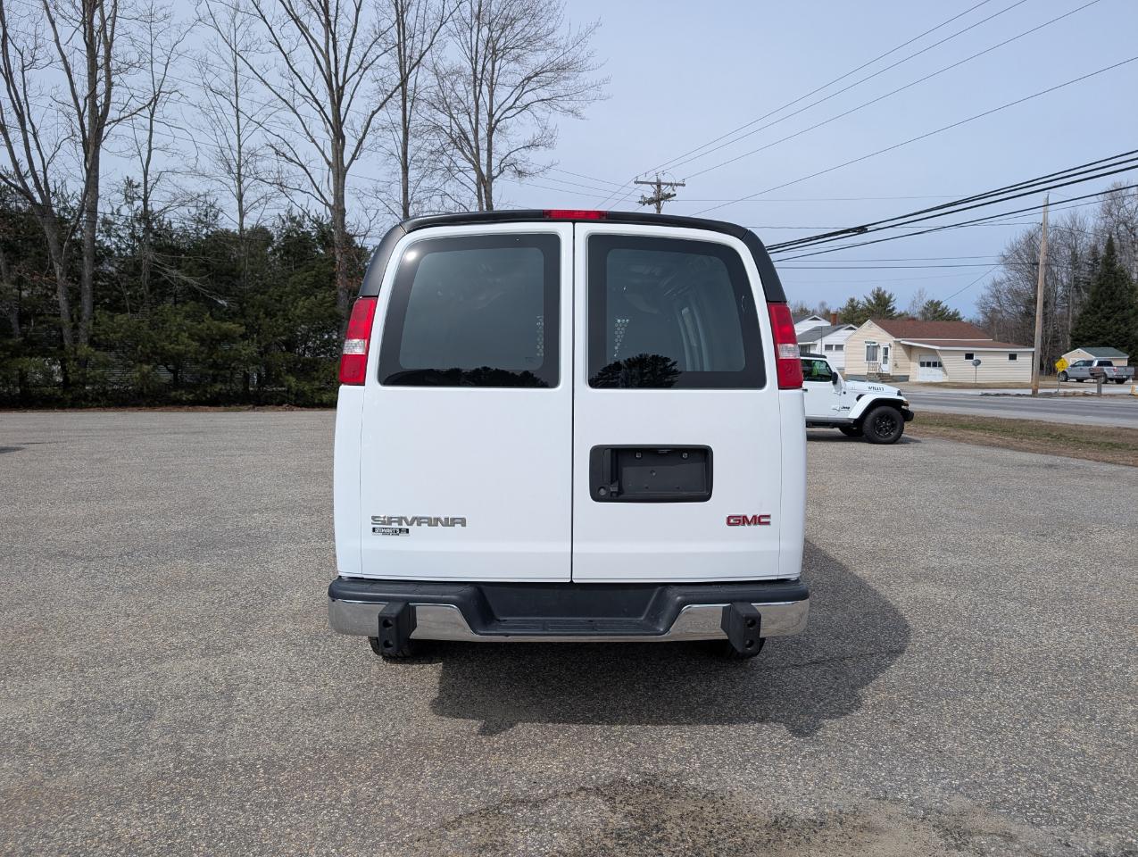 GMC Savana Cargo Van RWD 2500 135" 2022