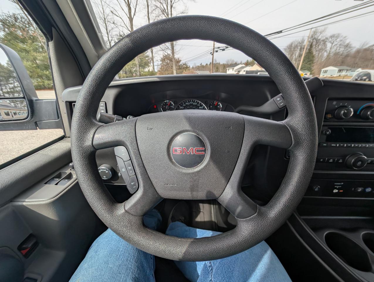 GMC Savana Cargo Van RWD 2500 135" 2022