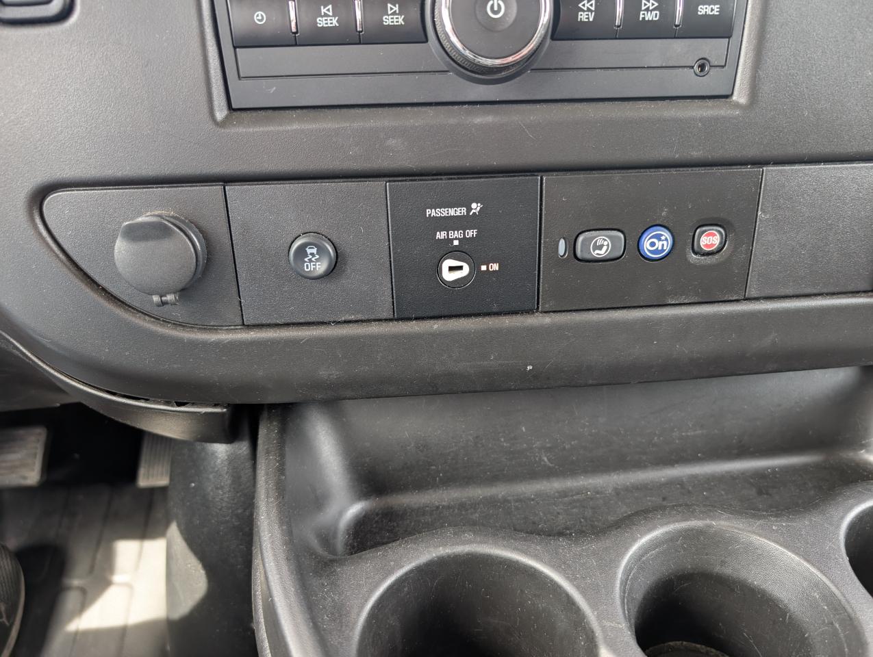 GMC Savana Cargo Van RWD 2500 135" 2022