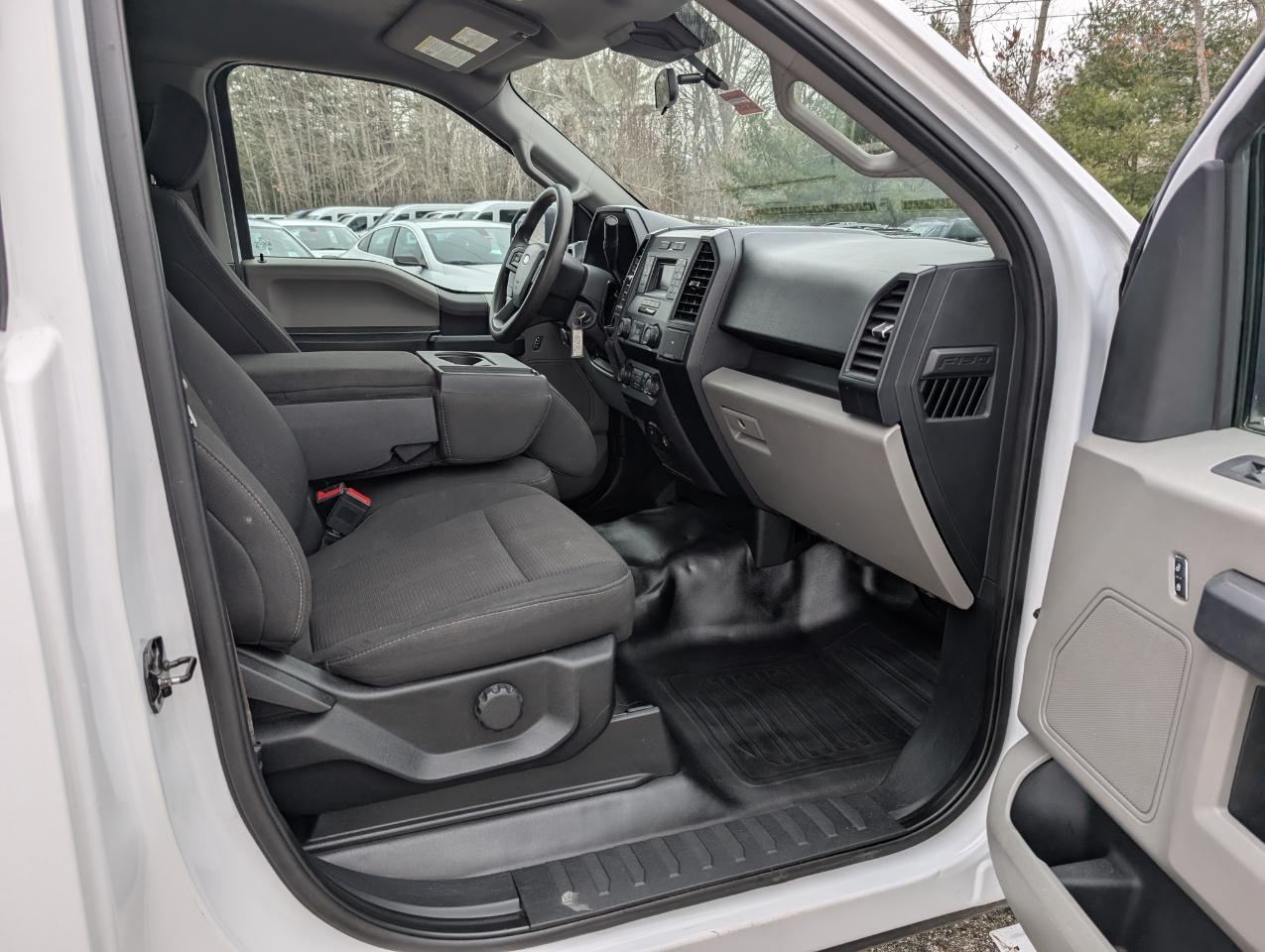 Ford F-150 XL 2WD Reg Cab 8' Box 2019