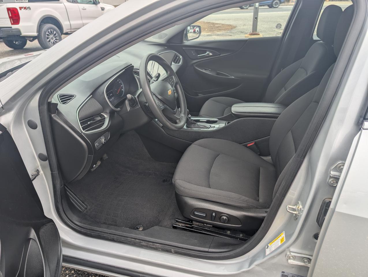 Chevrolet Malibu 4dr Sdn LT 2022