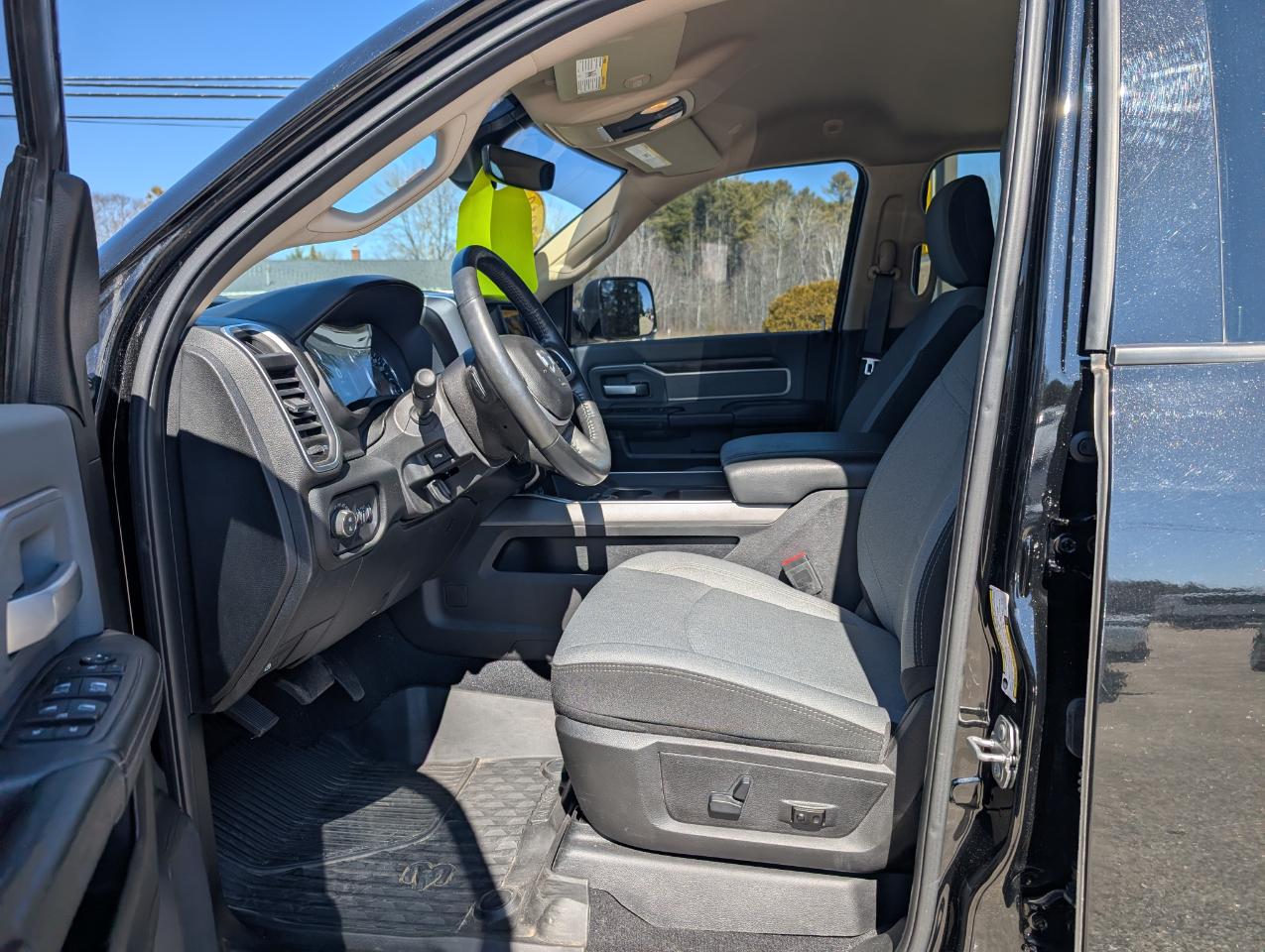 RAM 2500 Big Horn 4x4 Crew Cab 6'4" Box 2019