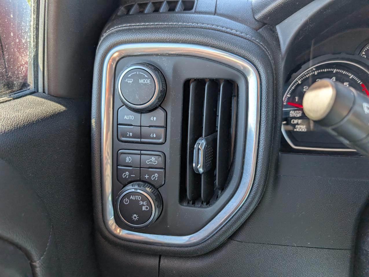 Chevrolet Silverado 1500 4WD Crew Cab 147" LT Trail Boss 2021