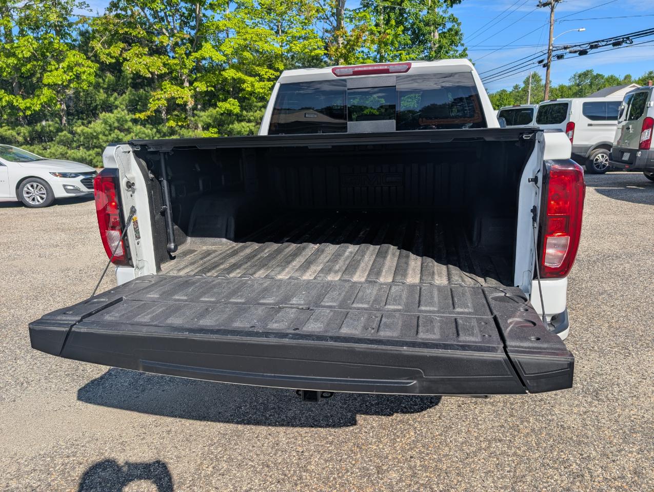 GMC Sierra 1500 4WD Crew Cab 147" Elevation w/3SB 2022