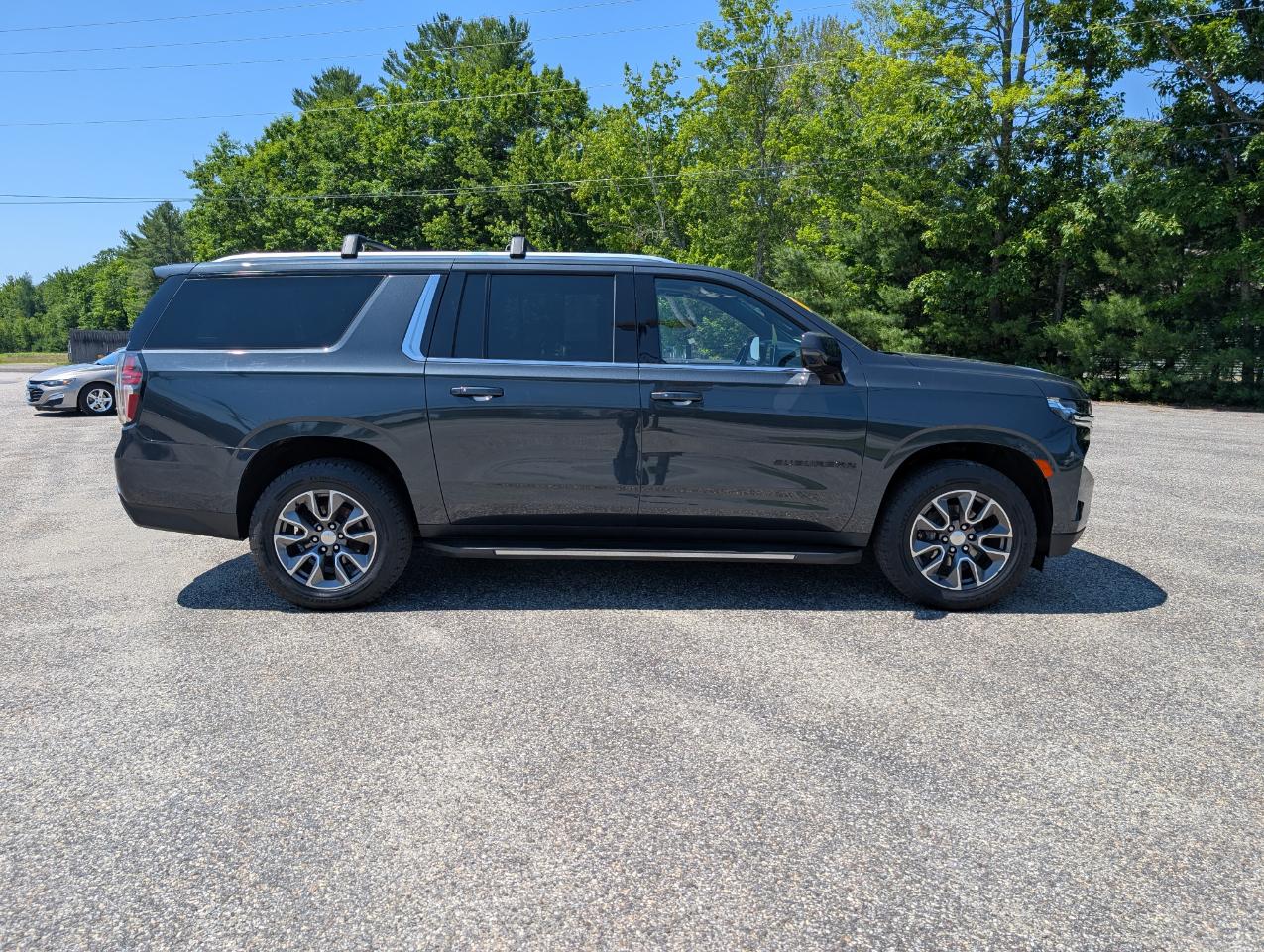 Chevrolet Suburban 4WD 4dr LT 2022