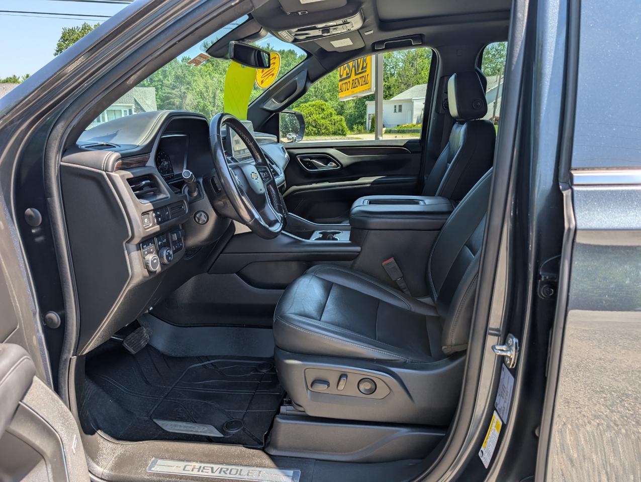 Chevrolet Suburban 4WD 4dr LT 2022