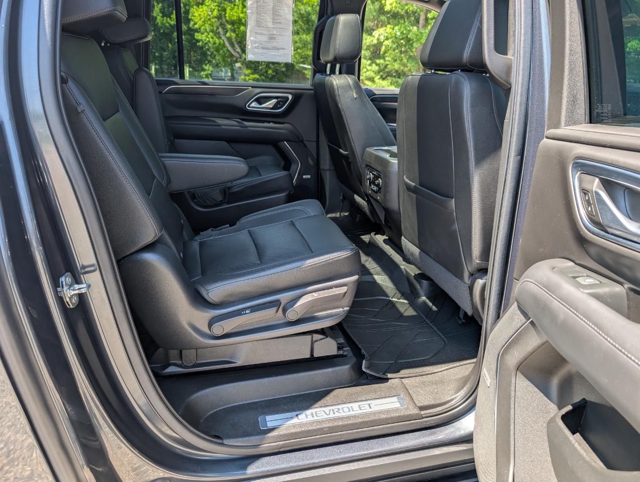Chevrolet Suburban 4WD 4dr LT 2022