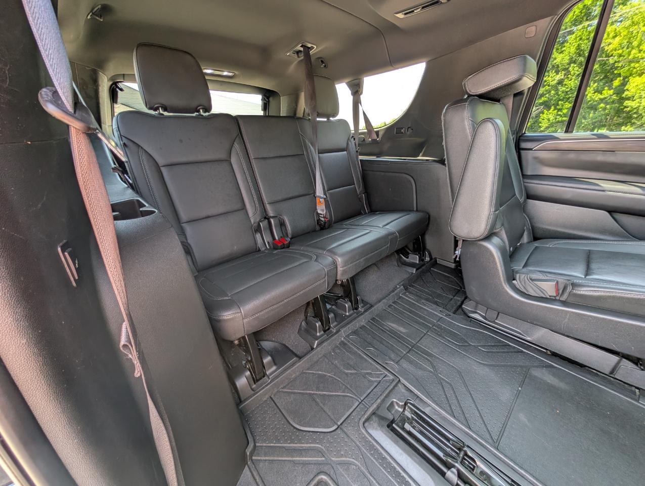 Chevrolet Suburban 4WD 4dr LT 2022