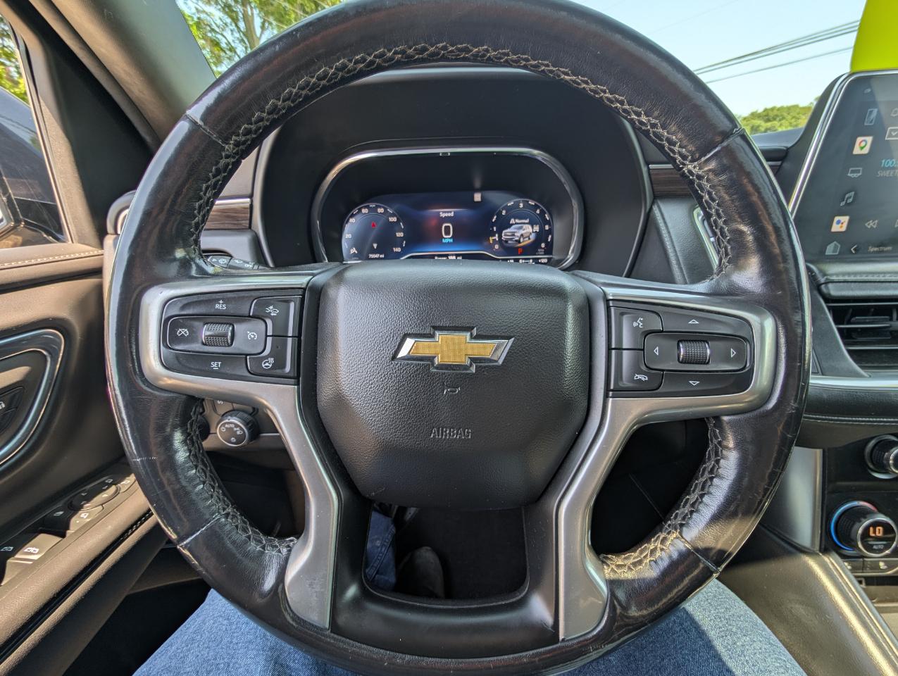 Chevrolet Suburban 4WD 4dr LT 2022