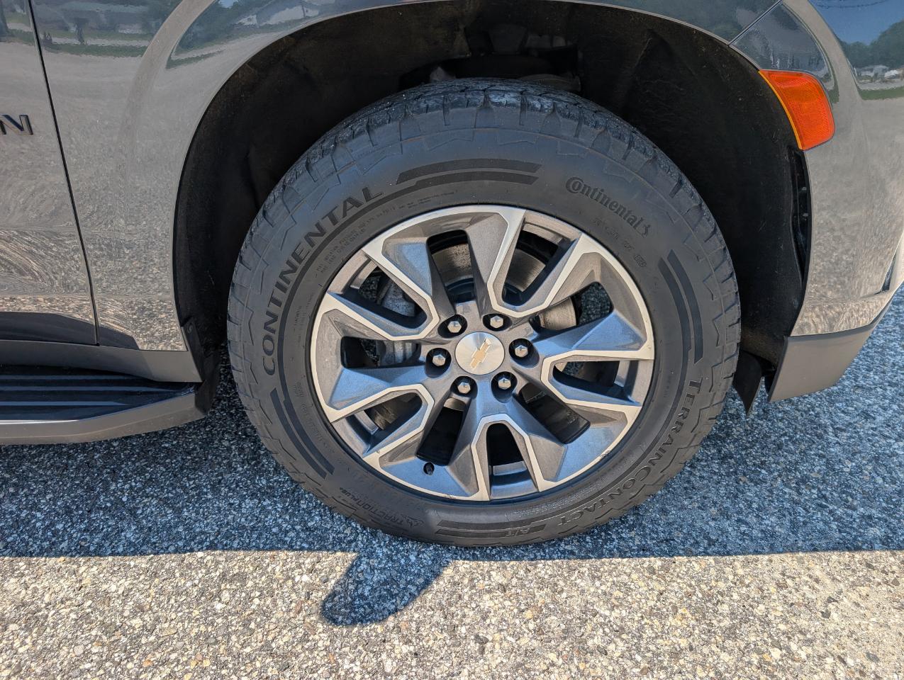 Chevrolet Suburban 4WD 4dr LT 2022
