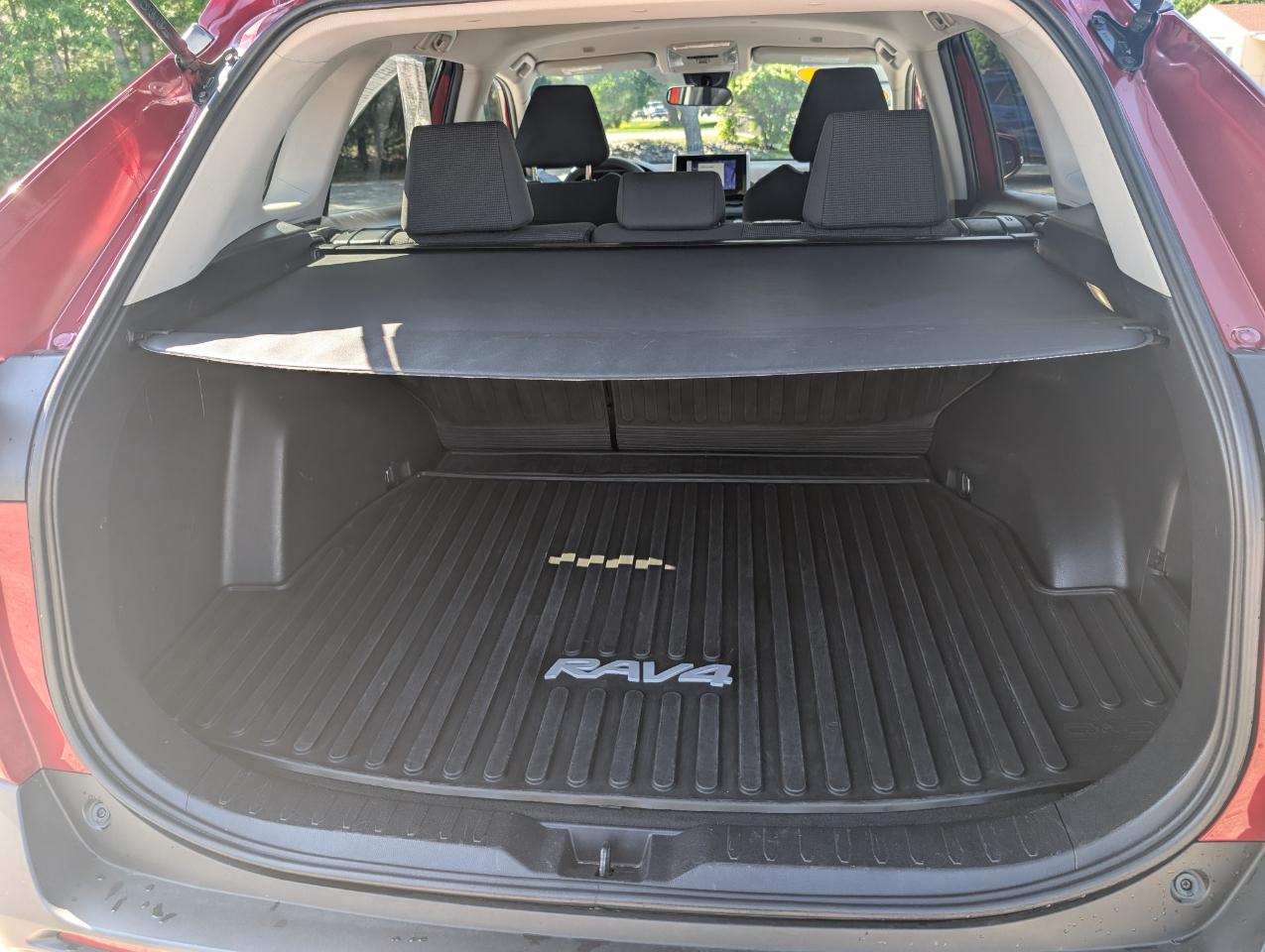 Toyota RAV4 LE AWD (Natl) 2023