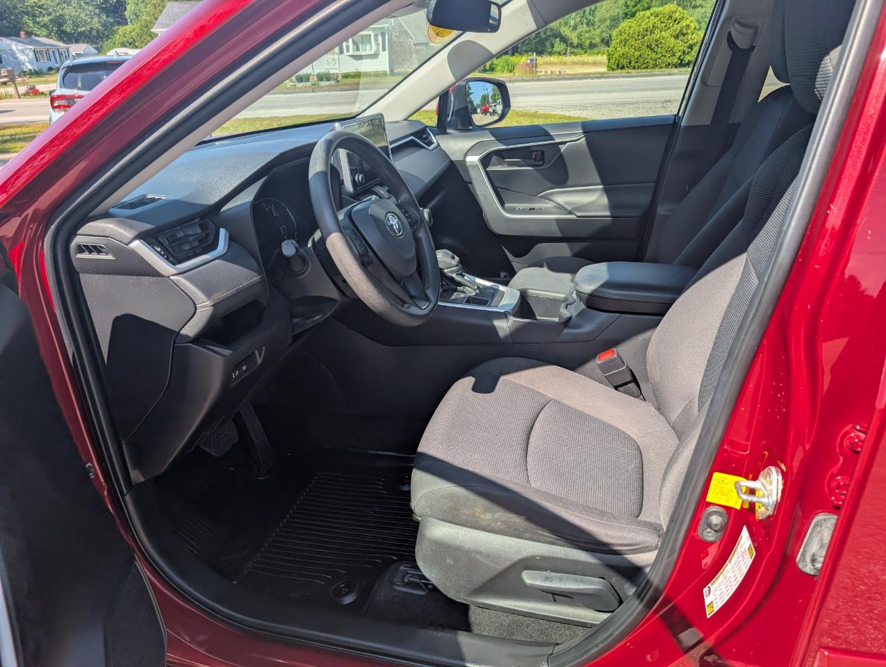Toyota RAV4 LE AWD (Natl) 2023