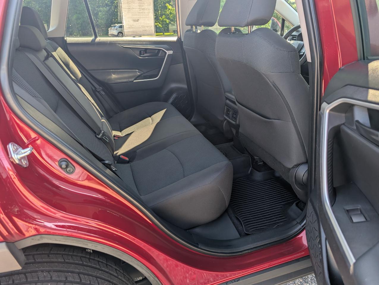 Toyota RAV4 LE AWD (Natl) 2023
