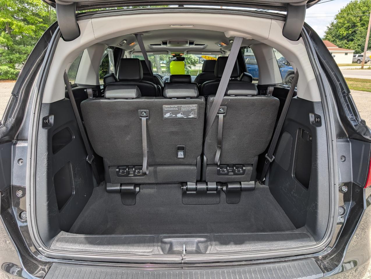 Honda Odyssey Touring Auto 2023