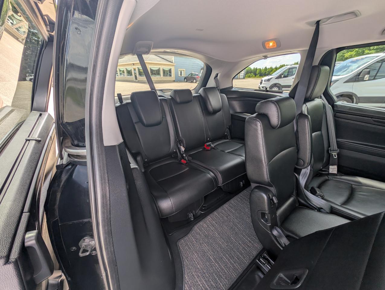 Honda Odyssey Touring Auto 2023