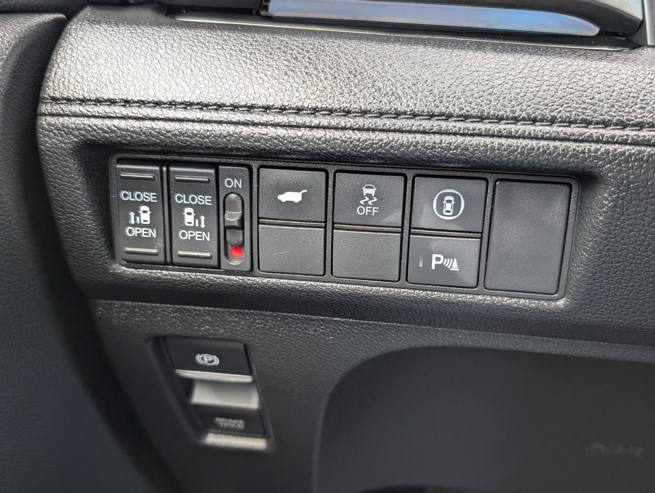 Honda Odyssey Touring Auto 2023