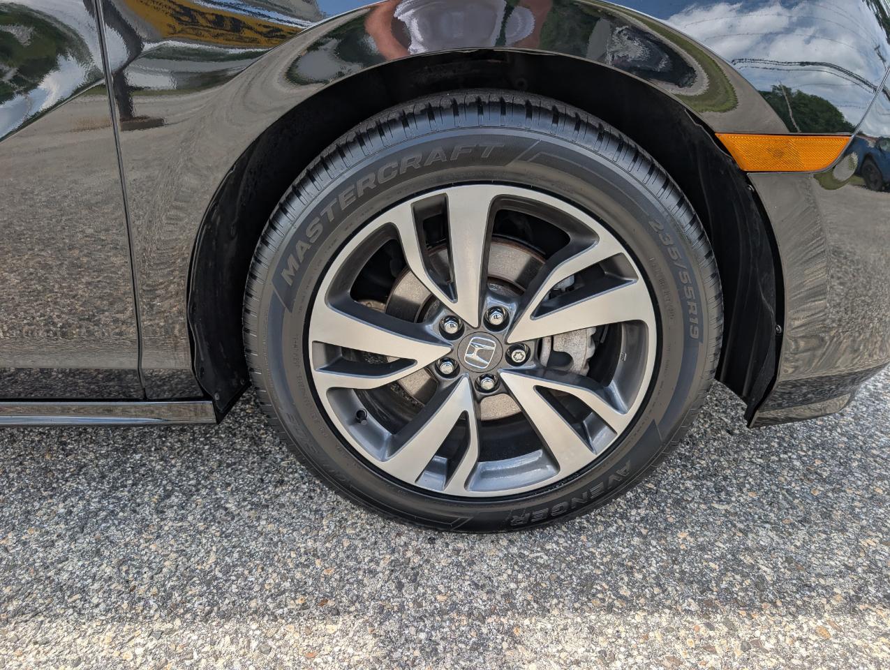 Honda Odyssey Touring Auto 2023
