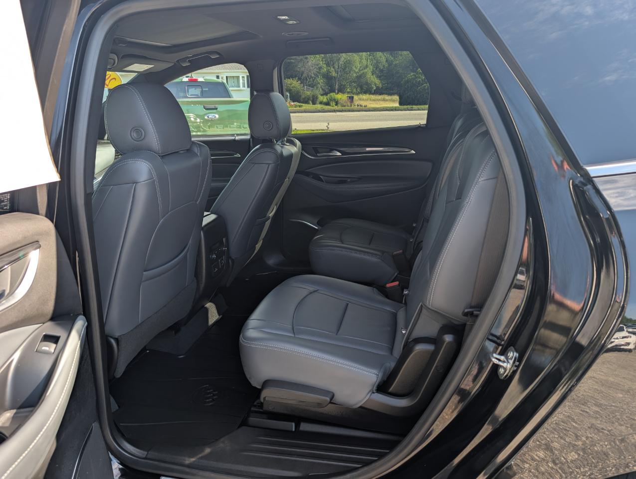 Buick Enclave AWD 4dr Essence 2023