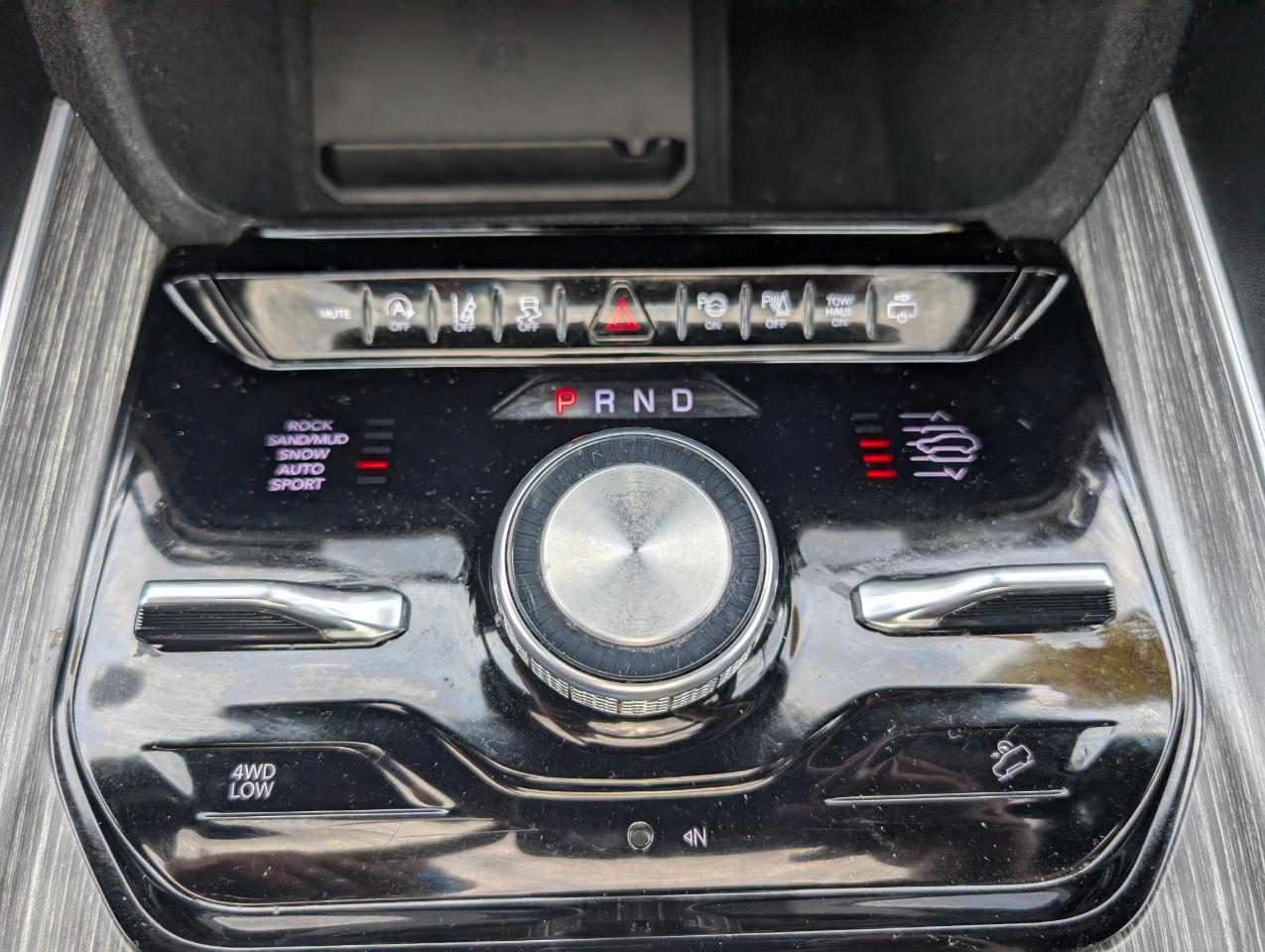 Jeep Wagoneer L Series III 4x4 2023