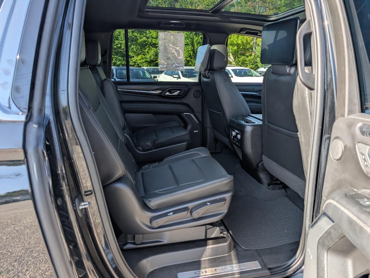 GMC Yukon XL 4WD 4dr Denali 2022